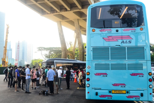 How To Ensure a Stress-Free Journey With A Private Bus
