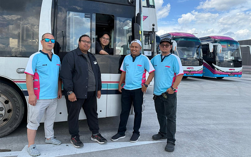 professional-transport-bus-drivers-team